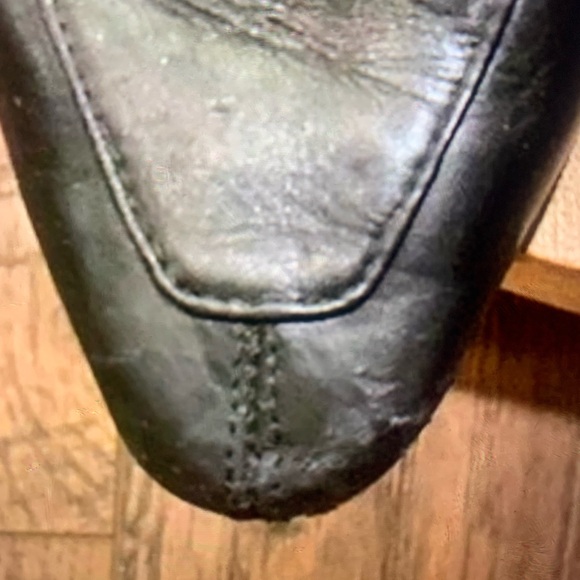 Veronica Beard Champlain Black Leather Loafers with Gold Chain - Picture 11 of 11